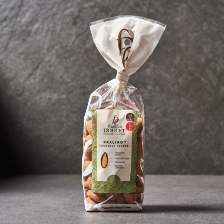 Pralino chocolate almonds