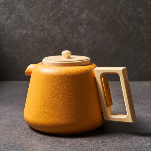 VIGGO yellow teapot